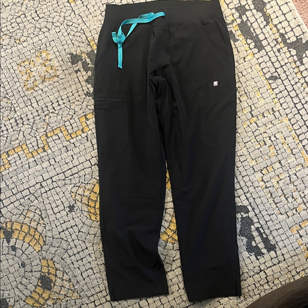 Figs Yola Black small Petite Scrub Pants